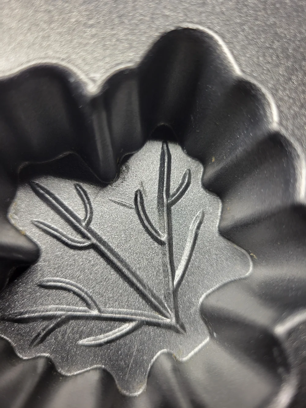 Nordic Ware Maple Leaf Muffin or Cakelet Pan